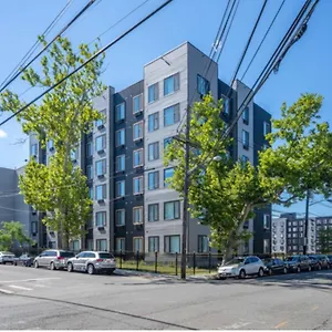 Apartment Spacious Bd,ewr Airpt,nyc,prudential Center, Free Free Pkng, American Dream Mall, Elizabeth